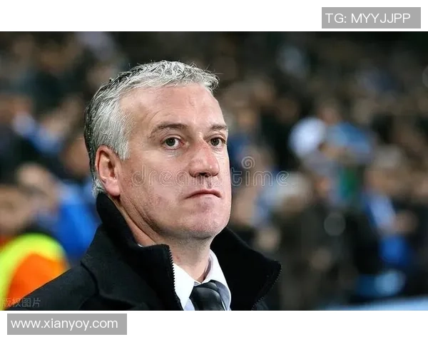 足坛巨星在家甘当模范丈夫球场霸气转身却是妻管严典范